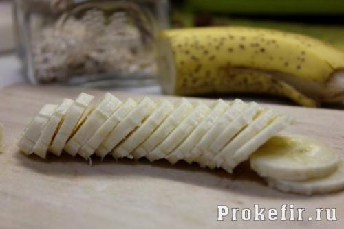 Ленивая овсянка на кефире. Ленивая овсянка с кефиром и молоком и бананом