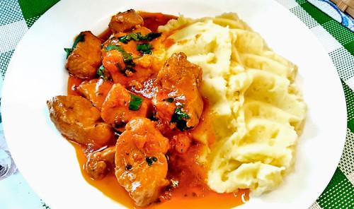 СВИНАЯ КОРЕЙКА с беконом на УГЛЯХ. Свиная корейка в горчичном маринаде на углях