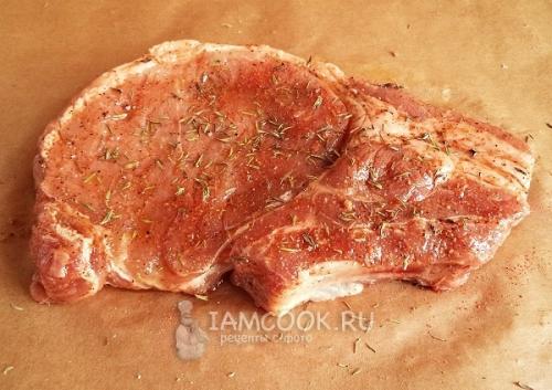 СВИНАЯ КОРЕЙКА с беконом на УГЛЯХ. Свиная корейка в горчичном маринаде на углях 25 СВИНАЯ КОРЕЙКА с беконом на УГЛЯХ. Свиная корейка в горчичном маринаде на углях 25