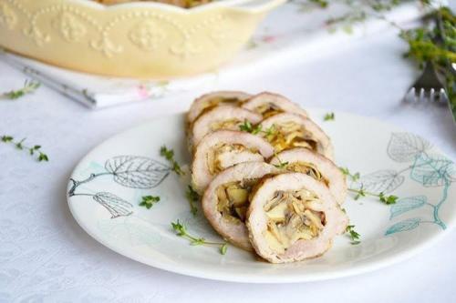 Рулет из свиной вырезки с сыром и зеленью. 20 самых вкусных способов приготовить рулет из свинины