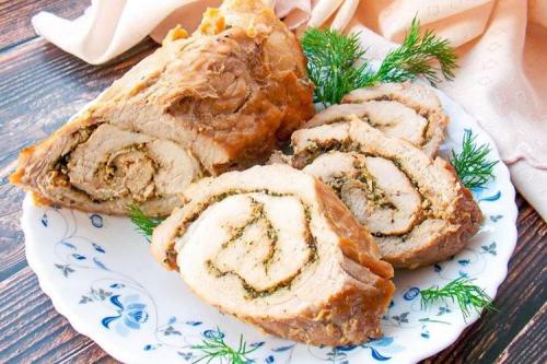 Рулет из свиной вырезки с сыром и зеленью. 20 самых вкусных способов приготовить рулет из свинины