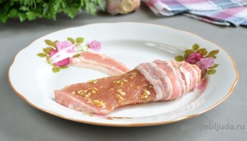 Свиная вырезка в беконе и медовой глазури 07