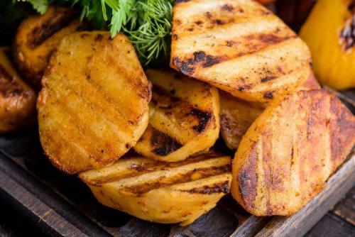 Шашлык из картошки. 10 рецептов самой вкусной картошки на мангале
