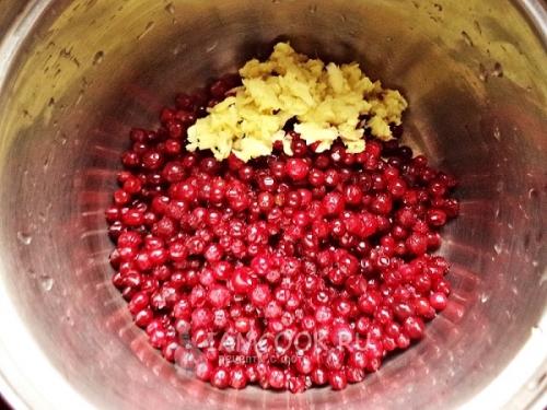 Стейк из свинины с картофелем и брусничным соусом. Процесс приготовления: 03 Стейк из свинины с картофелем и брусничным соусом. Процесс приготовления: 03