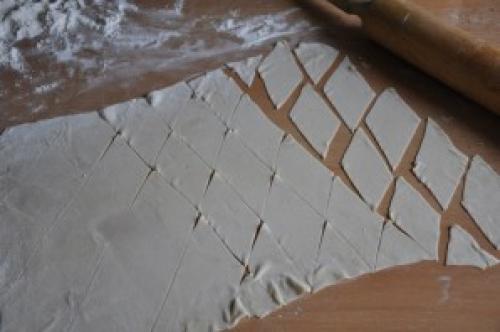 Как варить конину на Бешбармак. Бешбармак из конины