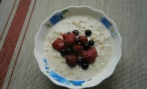 Сладкая овсянка на молоке. Овсяная каша на молоке – 10 рецептов, как вкусно сварить овсяную кашу