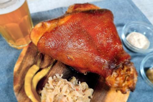 Какие ингредиенты необходимы для приготовления рульки вареной в пиве. 8 рецептов свиной рульки в пиве, которые под силу каждой