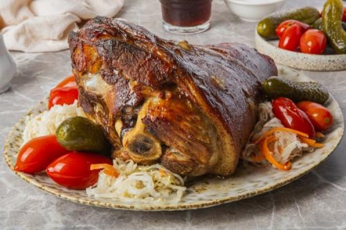 Какие ингредиенты необходимы для приготовления рульки вареной в пиве. 8 рецептов свиной рульки в пиве, которые под силу каждой