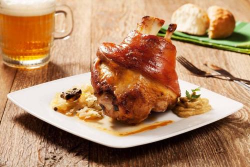 Какие ингредиенты необходимы для приготовления рульки вареной в пиве. 8 рецептов свиной рульки в пиве, которые под силу каждой