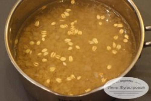 Овсяная каша с изюмом на воде. Овсяная каша с сухофруктами на воде