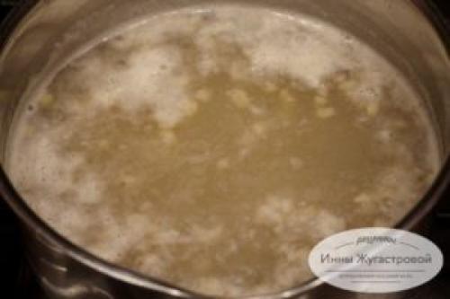 Овсяная каша с изюмом на воде. Овсяная каша с сухофруктами на воде