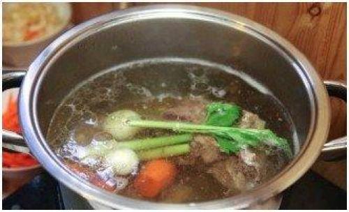 Что делать с бульоном после варки казы. Как сварить казы из конины в кастрюле 10