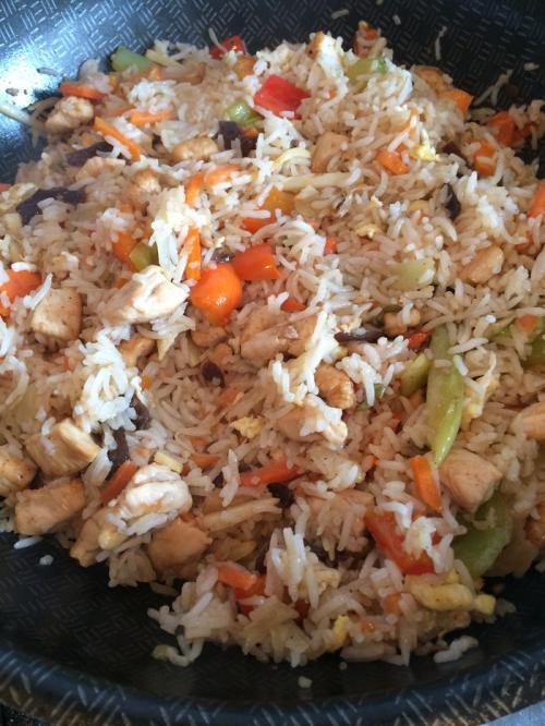 Рис по-тайски с курицей и овощами. Жареный рис с курицей и овощами (а-ля стир-фрай)