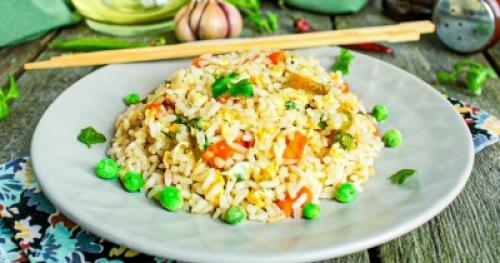 Рис по-тайски с курицей и овощами. Жареный рис с курицей и овощами (а-ля стир-фрай) 12 Рис по-тайски с курицей и овощами. Жареный рис с курицей и овощами (а-ля стир-фрай) 12