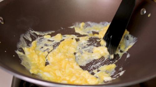 Рис по-тайски с овощами. Жареный рис с креветками и овощами по-тайски