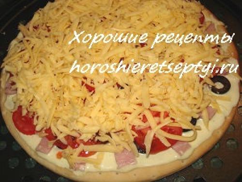 Пицца в мультиварке на готовой основе. Ингредиенты: