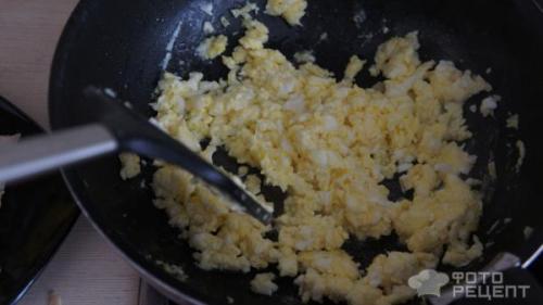 Китайский жареный Рис с яйцом и курицей. Рецепт: Рис по-китайски - С яйцом и курицей