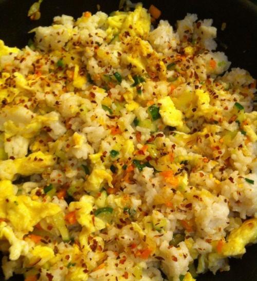 Рис по-китайски с соевым соусом. Жаренный рис с яйцом по-китайски