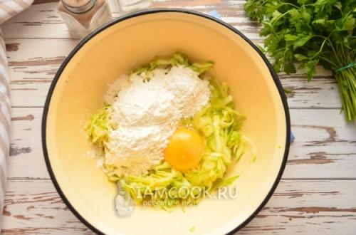 Пицца из кабачков в духовке с сыром и помидорами. Кабачковая пицца приготовленная в духовке 16