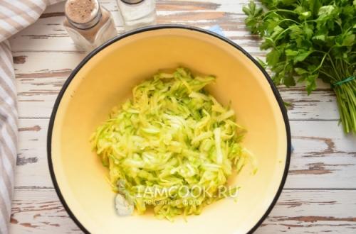 Пицца из кабачков в духовке с сыром и помидорами. Кабачковая пицца приготовленная в духовке 15