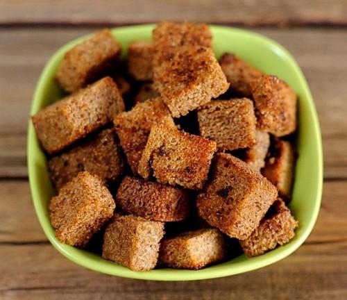 Что сделать из старого хлеба быстро и вкусно. 10 способов использовать старый хлеб в кулинарии