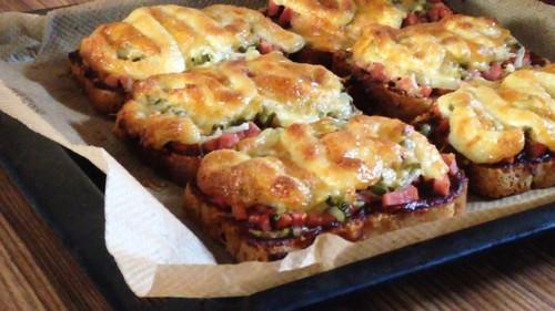 Что сделать из старого хлеба быстро и вкусно. 10 способов использовать старый хлеб в кулинарии