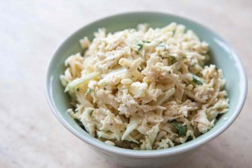 Какие ингредиенты можно использовать для приготовления диетических салатов с копченой курицей. 20 ПП салатов с курицей, которые готовятся проще простого