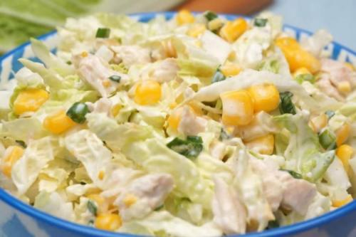 Какие ингредиенты можно использовать для приготовления диетических салатов с копченой курицей. 20 ПП салатов с курицей, которые готовятся проще простого