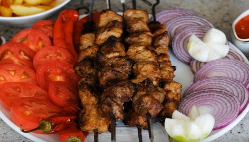 Шашлык из свинины на противне на шпажках. Готовим шашлык из свинины, маринованной в майонезе, на деревянных шпажках в духовке 23 Шашлык из свинины на противне на шпажках. Готовим шашлык из свинины, маринованной в майонезе, на деревянных шпажках в духовке 23