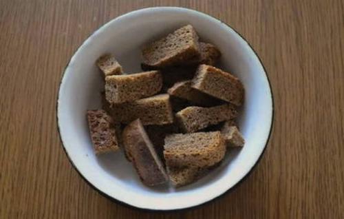 Как поставить квас в домашних условиях на хлебе без закваски. Квас из хлеба с дрожжами в домашних условиях