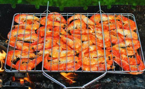 Шашлычки из креветок на гриле. Как приготовить креветок на мангале
