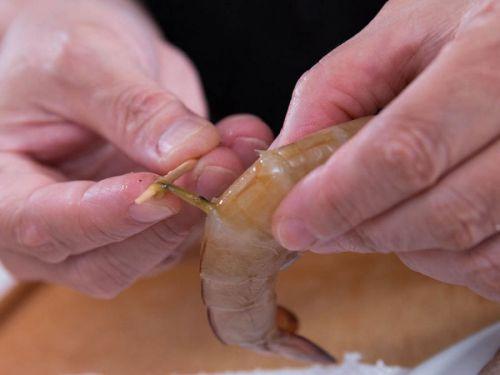 Шашлычки из креветок на гриле. Как приготовить креветок на мангале