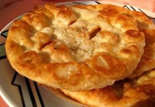 Что можно приготовить из муки и воды. Как быстро сделать лепёшки на воде и муке на сковороде