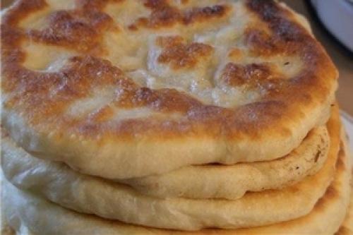 Что можно приготовить из муки и воды. Как быстро сделать лепёшки на воде и муке на сковороде