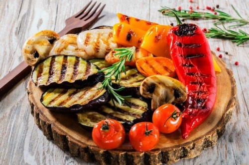 Что подарить необычного на мангале. 20 самых вкусных блюд на мангале