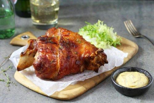 Как запекать свиную рульку, чтобы мясо было не слишком сухим. Как приготовить свиную рульку: 20 вкусных рецептов