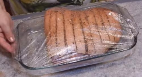 Можно ли запекать свиную рульку в духовке без присыпки. Самый лучший рецепт запеченной свиной рульки в духовке