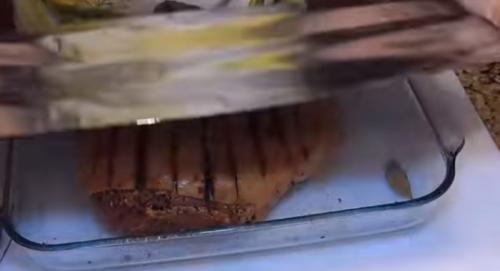 Можно ли запекать свиную рульку в духовке без присыпки. Самый лучший рецепт запеченной свиной рульки в духовке
