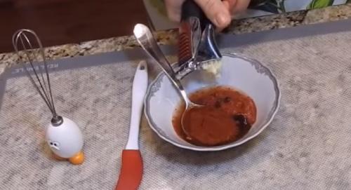 Можно ли запекать свиную рульку в духовке без присыпки. Самый лучший рецепт запеченной свиной рульки в духовке
