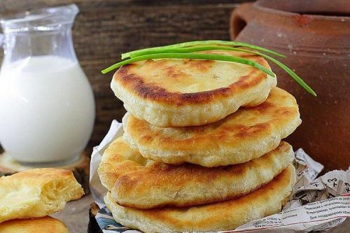 Пышки к завтраку на скорую руку. 20 рецептов простых и пышных лепешек на сковороде