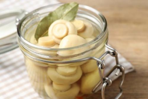 Шашлык из шампиньонов рецепт. Шампиньоны на мангале: 10 самых легких и вкусных рецептов