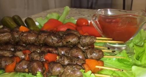 Шашлык из куриных сердечек в духовке. Вкусный шашлык из куриных сердечек с соевым соусом и медом в духовке на шпажках