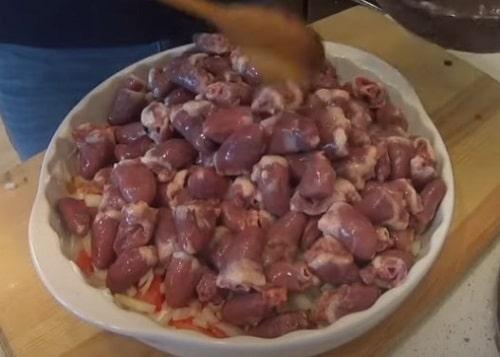 Маринад для куриных сердечек в духовке. Куриные сердечки в духовке — лучшие рецепты с картошкой, сметане, грибами, в горшочках