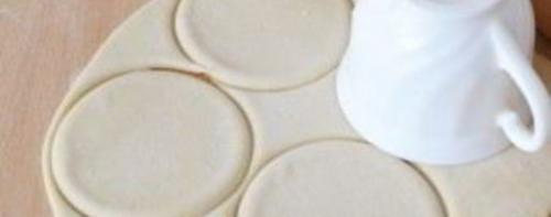 Чебуреки с овощами и брынзой. Чебуреки с брынзой и зеленью 01 Чебуреки с овощами и брынзой. Чебуреки с брынзой и зеленью 01