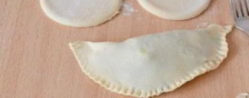 Чебуреки с овощами и брынзой. Чебуреки с брынзой и зеленью 03 Чебуреки с овощами и брынзой. Чебуреки с брынзой и зеленью 03