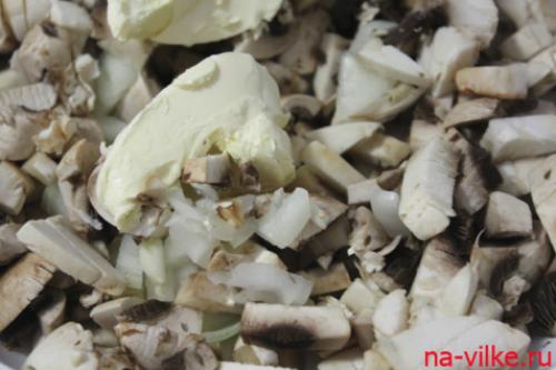 Жульен с языком и грибами под сырной корочкой. Жульен из языка с грибами