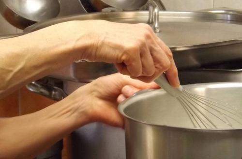 Манная каша на сливках и воде. Как варить манную кашу на молоке