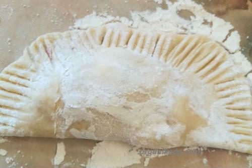 Чебуреки с брынзой и творогом. Болгарские ругувачки — рецепт болгарских чебуреков с творогом и зеленью