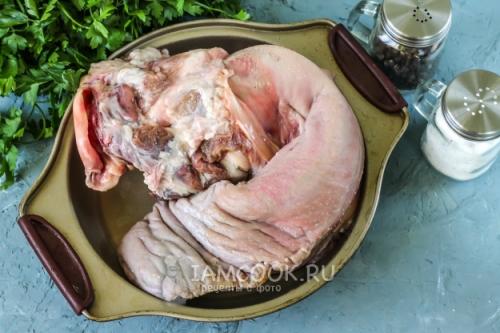 Вкусный и простой рецепт говяжьего языка запеченного с овощами и грибами 01 Вкусный и простой рецепт говяжьего языка запеченного с овощами и грибами 01