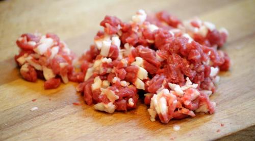 Чебуреки с мясом и брынзой. Чебурек с начинкой из баранины и брынзы с чесночным соусом 02 Чебуреки с мясом и брынзой. Чебурек с начинкой из баранины и брынзы с чесночным соусом 02